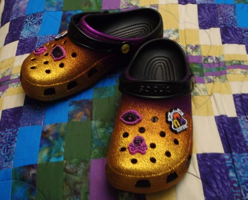 Disney Hocus Pocus Crocs Clásico Talla 6M/8W Halloween - Imagen 2 de 5