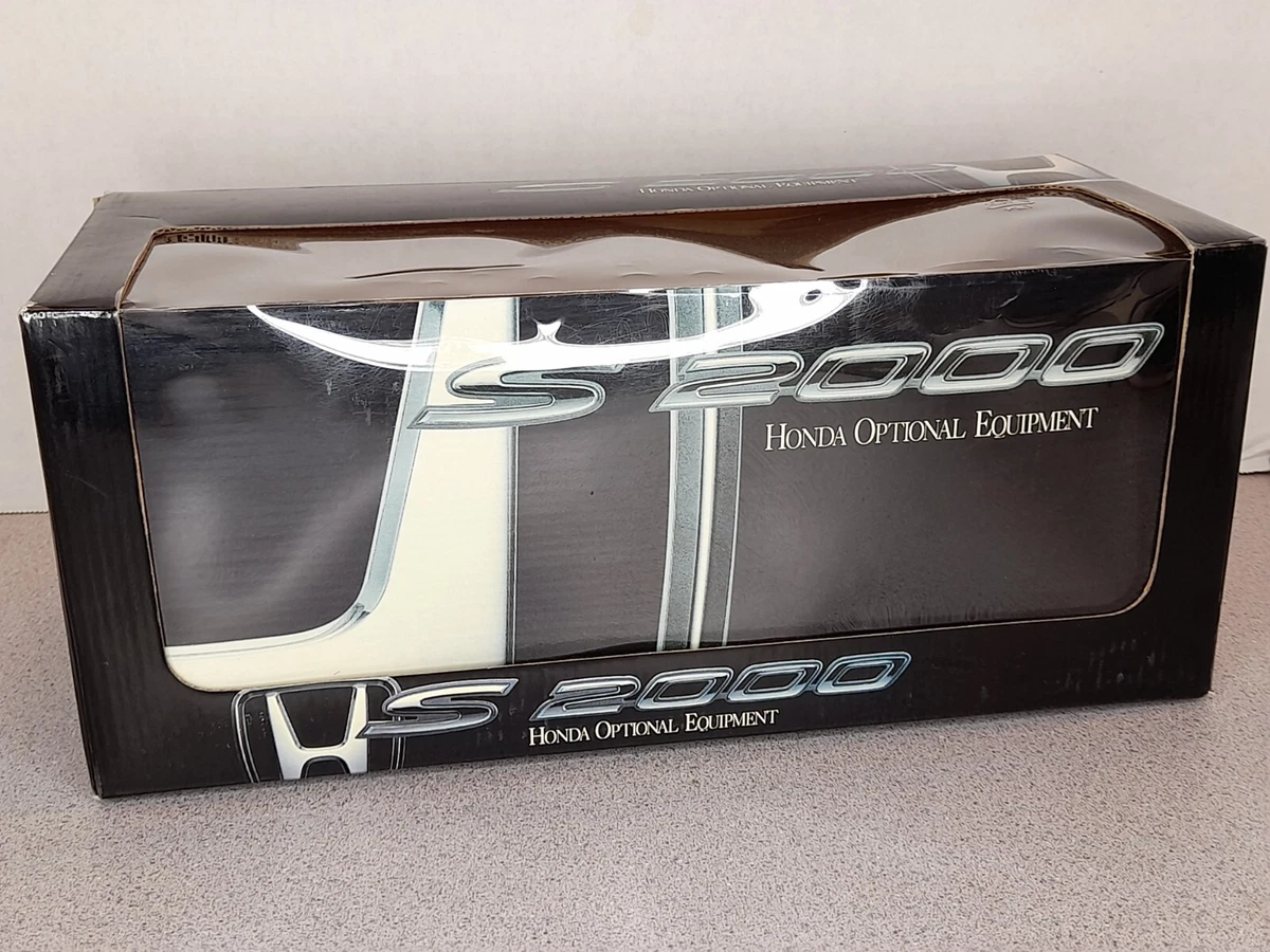 AUTOART 1:18 SCALE Diecast Car Nissan Skyline R34 GTR V-Spec II - White