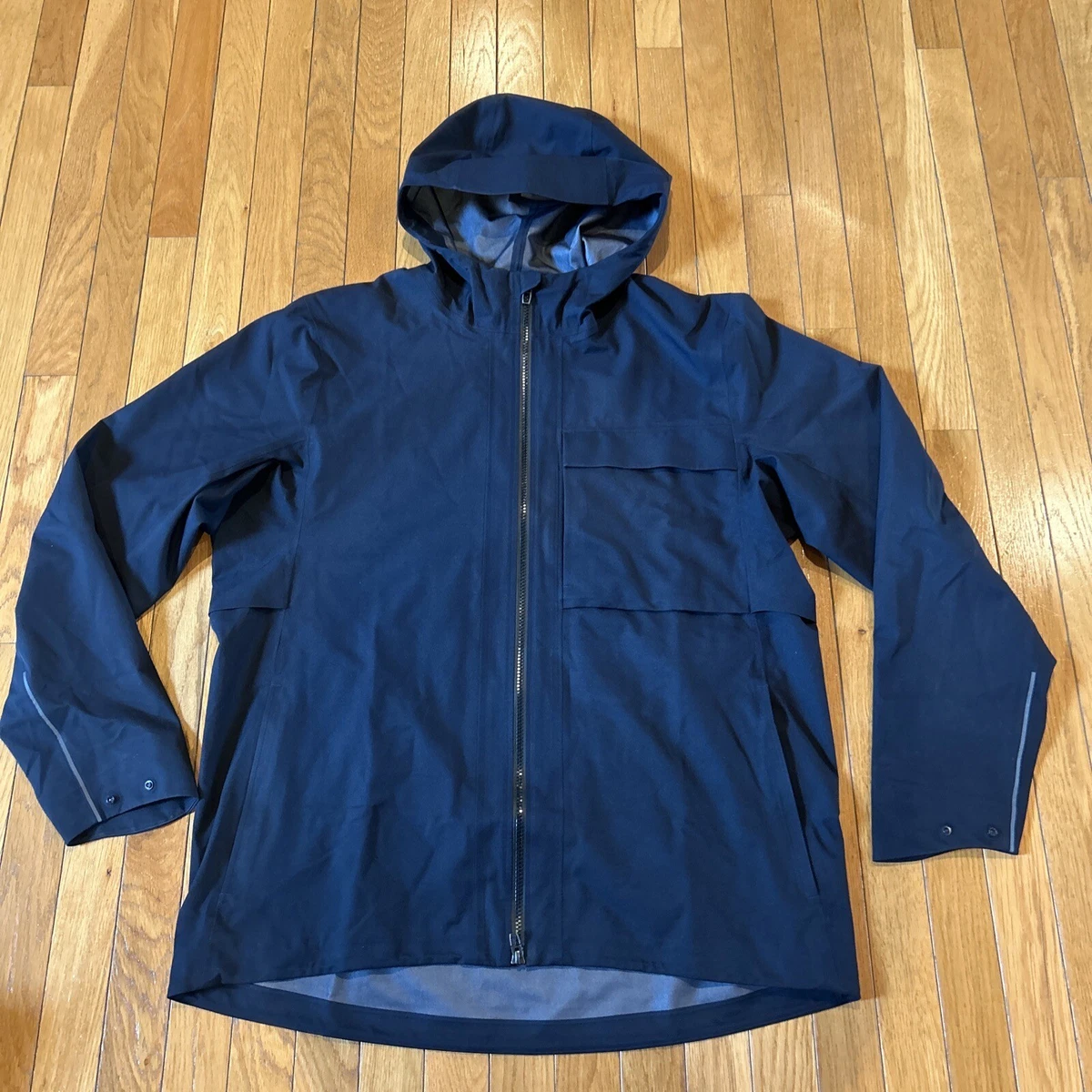 Lululemon discount mens raincoat