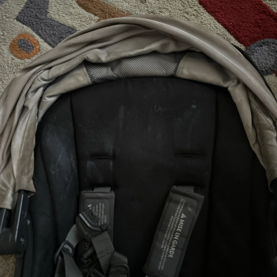 Asiento y barra de parachoques para cochecito UPPAbaby Vista V1 Rumble Foto 3 de 4