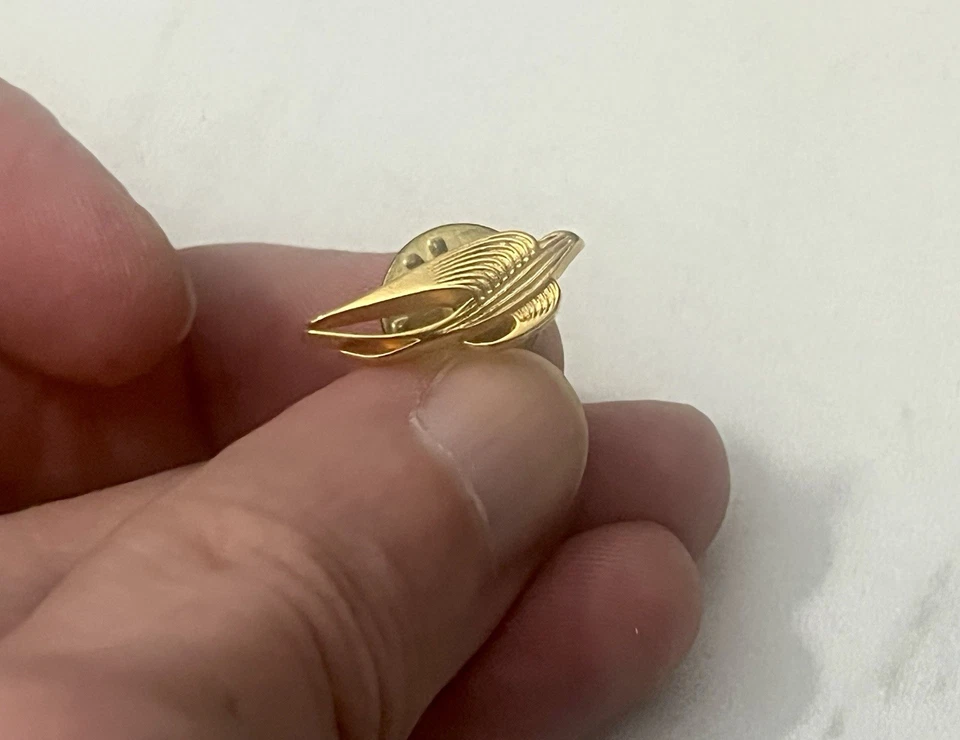 DOVE 🕊️ PEACE pin, high quality, unique, rare Gold  - US Made - Image 3 of 4