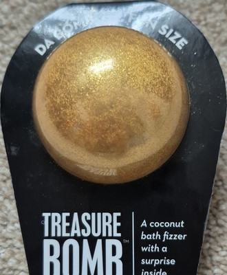 Da Bomb Treasure Bomb Coconut Scent Gold Bath Bomb with Surprise Inside
