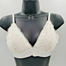 Victorias Secret Sz Small Bra Ivory Lace Lightly Lined Wireless Plunge Bralette