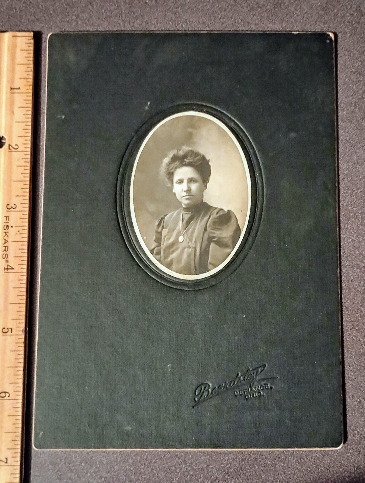 1890's Woman With Necklace Locket Defiance Ohio Picture Cabinet Card Antique