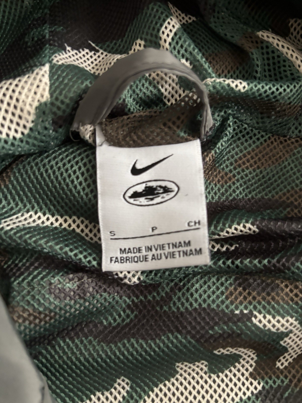Corteiz x Nike Reflective Grey Hooded Jacket Windbreaker NRG image 5