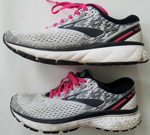 Brooks Ghost 11 Womens Gray Black Pink 