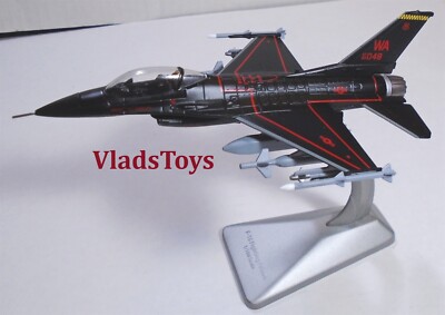 newray　F16 New Ray - 1:72 Scale Pilot Model Kit F-16 Fighting Falcon