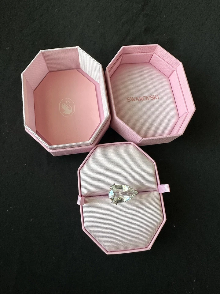 с ярлыками Swarovski Mesmera белый родия покрытием коктейльное кольцо размер 58 бренд G2U - Изображение 2 из 4