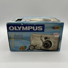 Olympus Camedia D-490 Zoom 2.1MP 2.1" Display 3x Optical Zoom Digital Camera