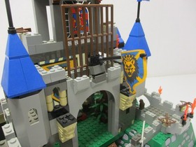 (AH 3) LEGO 6098 King Leo's Castle KNIGHT'S CASTLE with original box and...