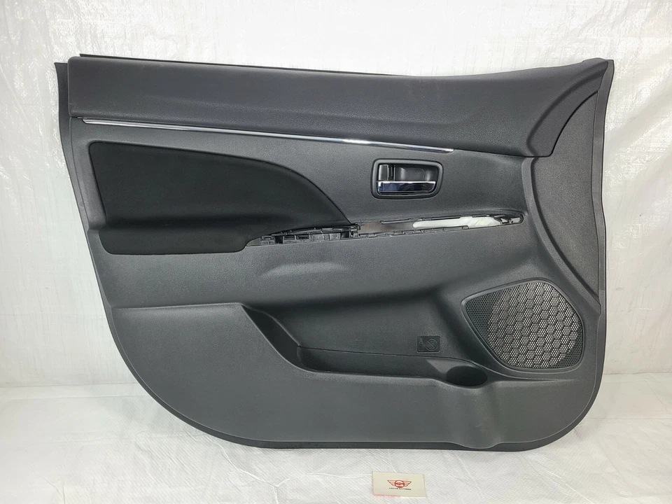 Panel de moldura de puerta Mitsubishi RVR 2020 conductor delantero izquierdo OEM Foto 2 de 4