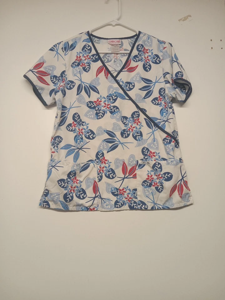 Cherokee Scrub Top Womens Size Small Flowers & Hearts Red White and Blue Vintage - Image 2 of 4