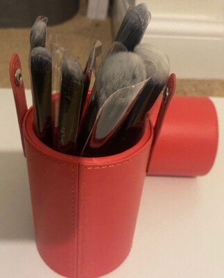 Make up Pinsel Set mit rundem Lederetui zum einfachen Tragen. Nagelneue Zoreya