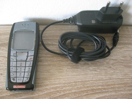 Altes Nokia 6230 OHNE SIMLOCK Smartphone Handy Vintage Retro mit NOKIA Lader