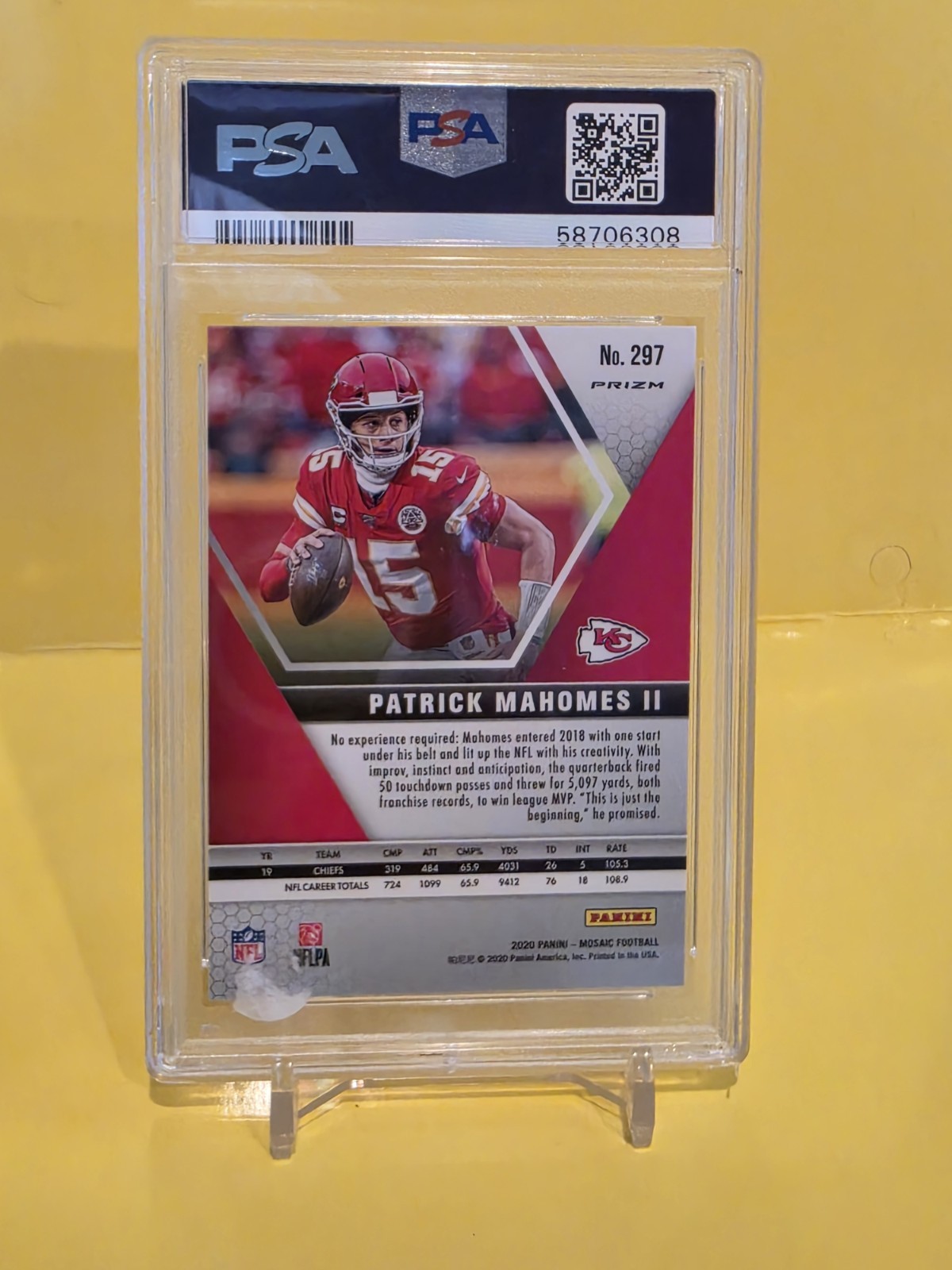 2020 PANINI MOSAIC MVPS PATRICK MAHOMES II CAMO PINK # 297 PSA GEM MINT 10 view 3