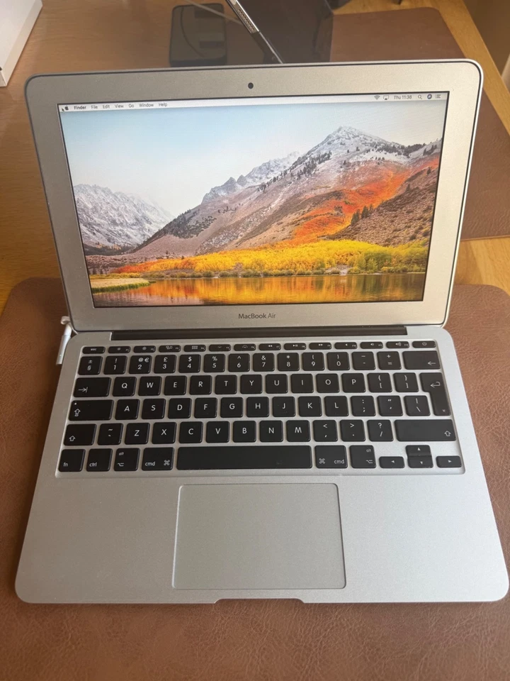 Apple MacBook Air 11" 2011 · i5 · 4GB · 128GB, photo 1 of 5