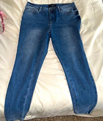 Judy Blue Skinny Fit Jeans Juniors 11 / 30 Medium Wash Stretch Jeans - image 1 of 4