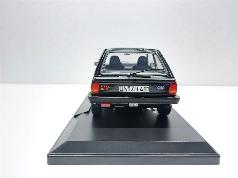 Ford Fiesta XR2 Nero del 1981 - 1/18 Norev - Immagine 4 di 4