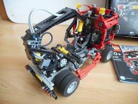 LEGO Technic Truck with Crane with Box (Lego No: 8436)