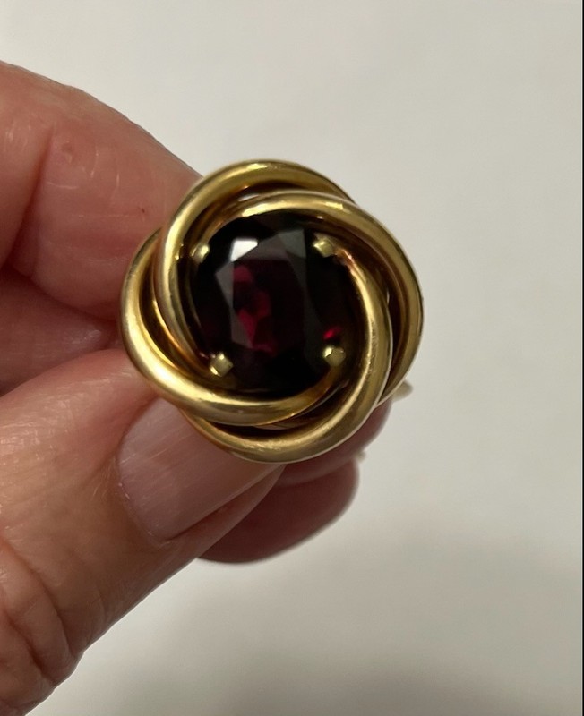 Very Rare Vintage heavy Tiffany & Co 14k yellow gold garnet ring 11.2 grams