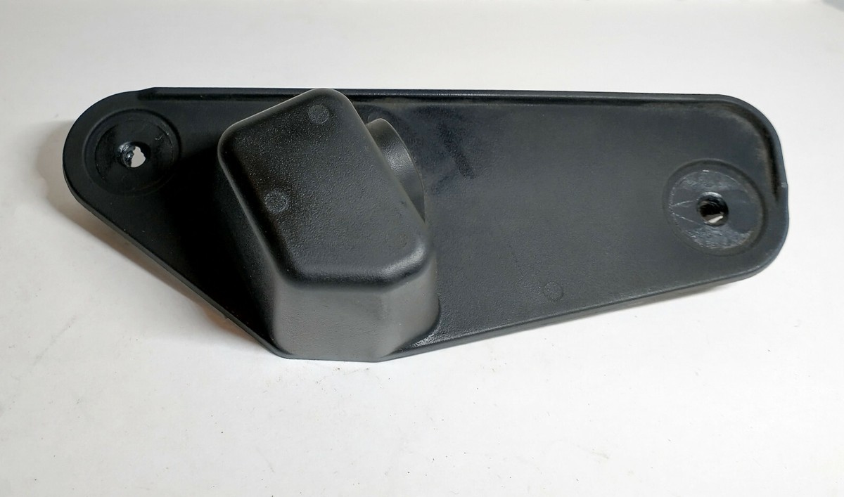 65773-8J02A Nissan Altima Hood Prop Rod Holder Plastic Anchor 2002