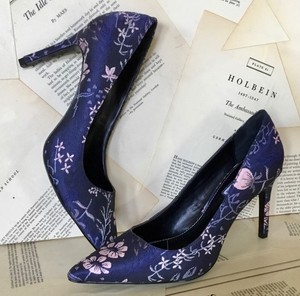 charles david floral pumps