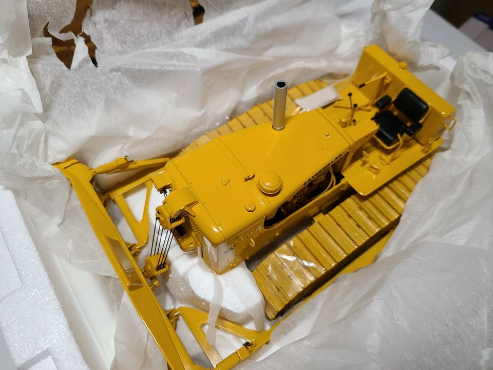 Caterpillar D9 Series D Cable Blade 1 of 200 First Gear 1:25 Scale #49-0123A New - Image 3 of 4