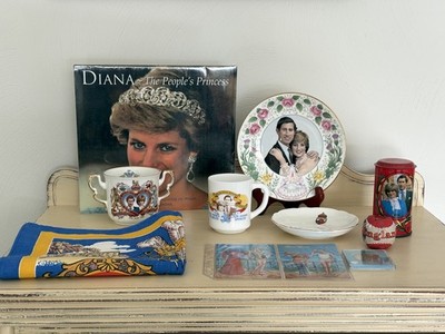 PRINCESS DIANA & PRINCE CHARLES ,10 PC LOT-MUGS, BANNER, CALENDAR, PLATES, BANK