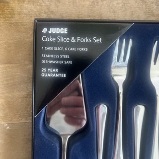 Boxed Set If Cake Slice And Forks