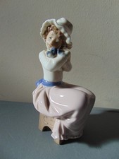 Nao Lladro 1059. "A Big Hug". Girl Seated Cuddling Puppy. **PRISTINE**