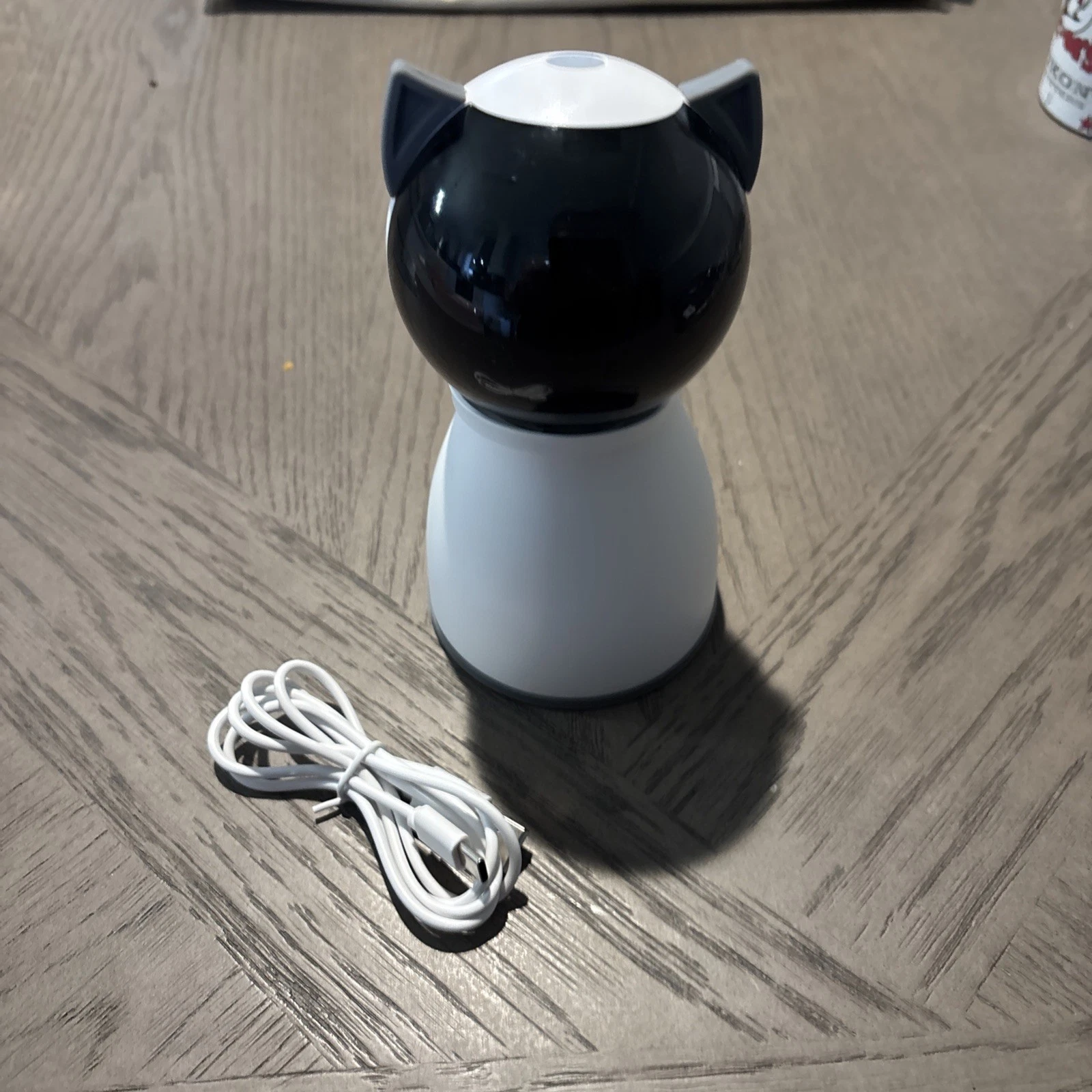 M05 Laser Light Cat Toy Random Trajectory 3 Speed Auto Timer Rechargeable NIB