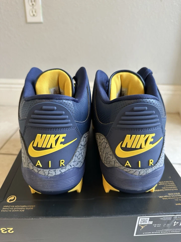 Botines de fútbol Nike Jordan 3 Alpha Menace Michigan edición jugador tallas para hombre Foto 3 de 4