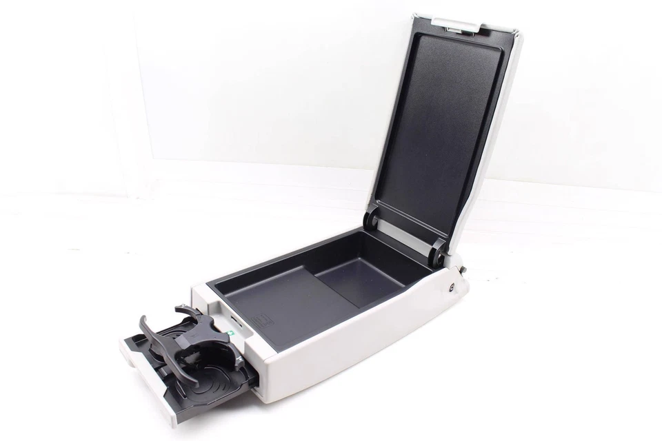 2004-2005 奥迪 S4 - 后中心扶手/杯架 8E0885081L — 第 4/4 张图片