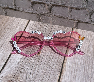 Womens Heart Sunglasses Let The Rain Fall Down Hillary Duff Concert 