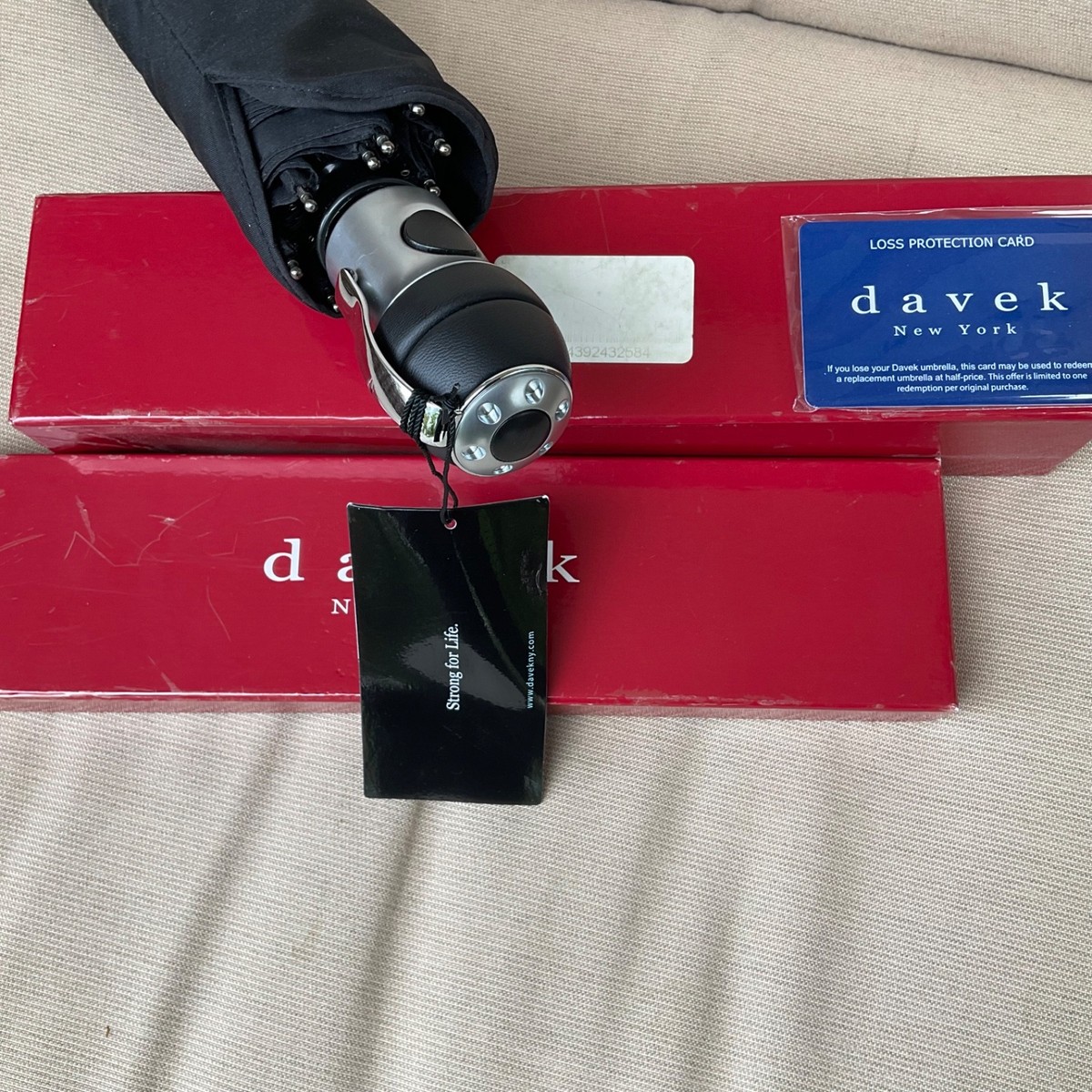 Davek Solo Luxury Umbrella with Lifetime Guarantee in Solid Black