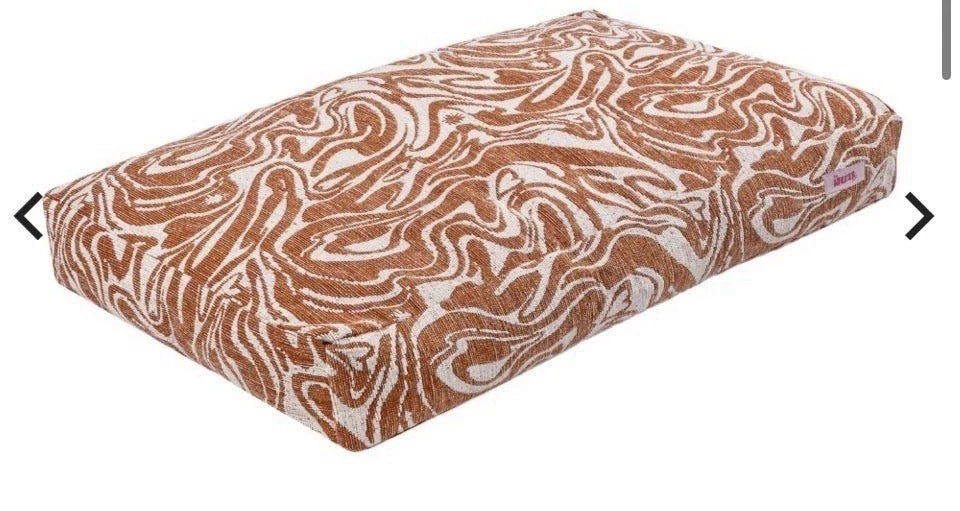 The Licker Store Maya Modern Pet Bed with Washable Cover