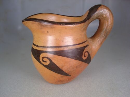 OLD HOPI MINIATURE PITCHER or CREAMER POTTERY 1940s - 第 1/4 張圖片