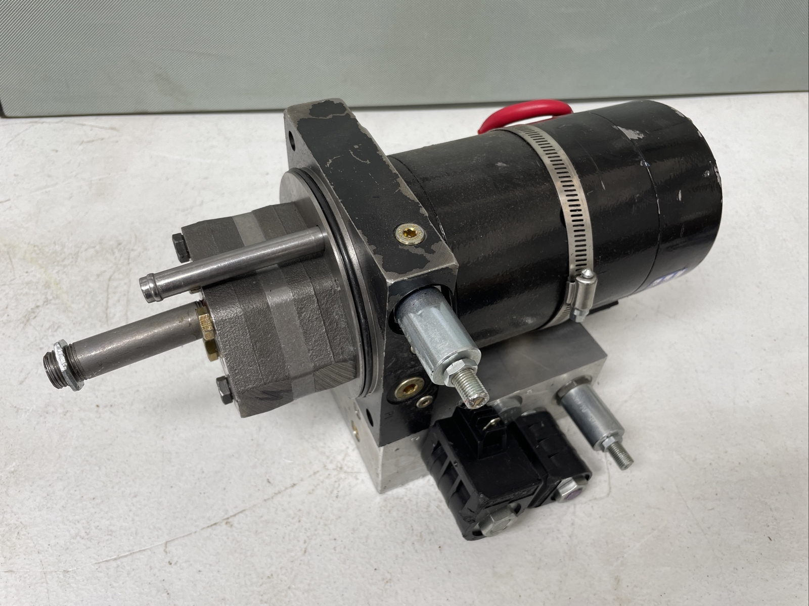 Maxon 28308101 POWER UNIT Liftgate Pump & Motor Assembly S2045264