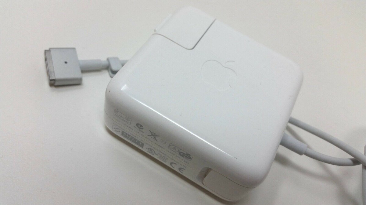 【美品】Apple MacBook Air 2017 充電器付き　A1466 美品】Apple MacBook Air 2017 充電器付き A1466 - メルカリ
