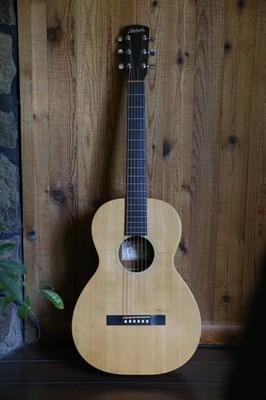 Larrivee P-01 Parlor Guitar Made in Canada Solid Spruce and Mahogany P01 12 fret