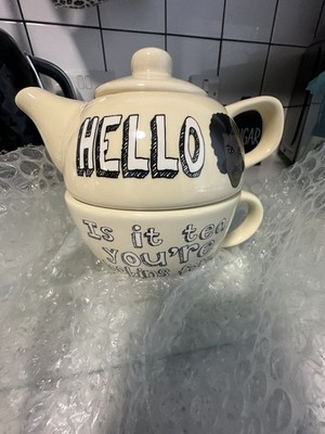 Lionel Richie weiße Keramik Teekanne mit ''HELLO IS TEA YOUR LOOKING FOR'' A3