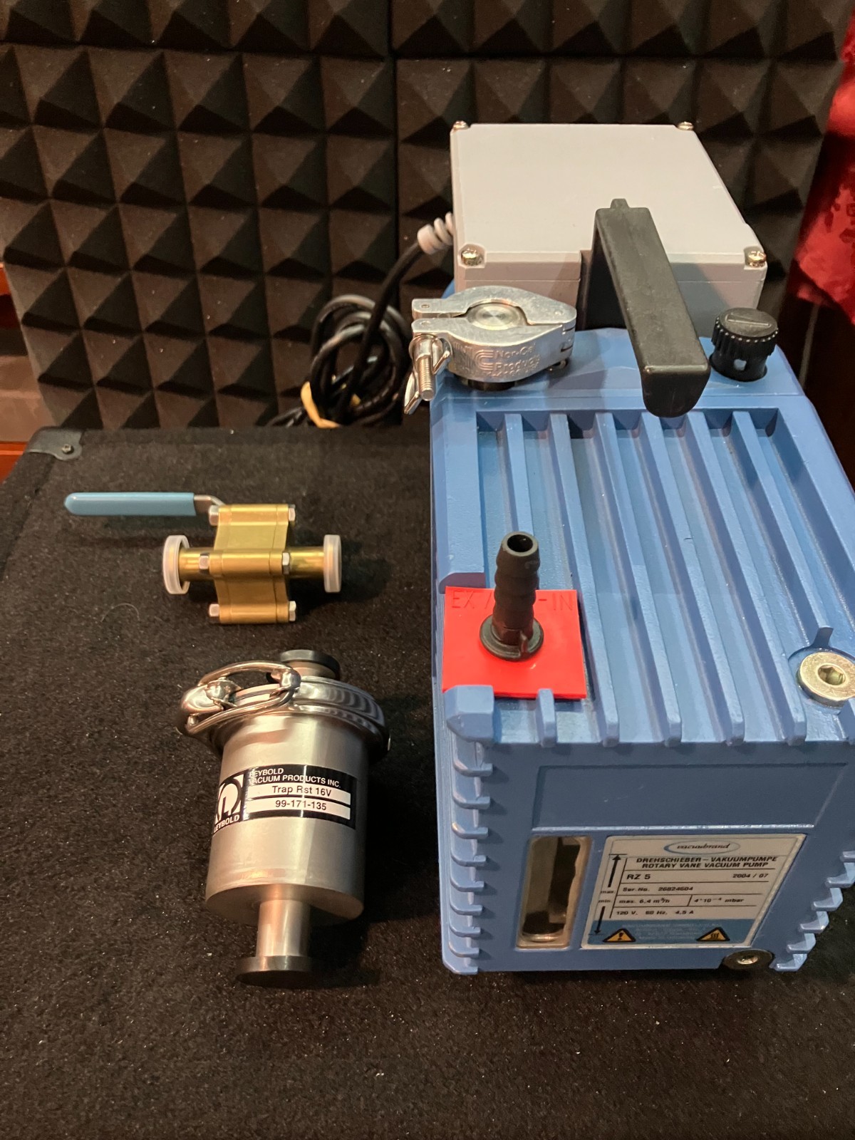 Vacuubrand RZ 5 Rotary Vane Vacuum Pump Plus Accessories