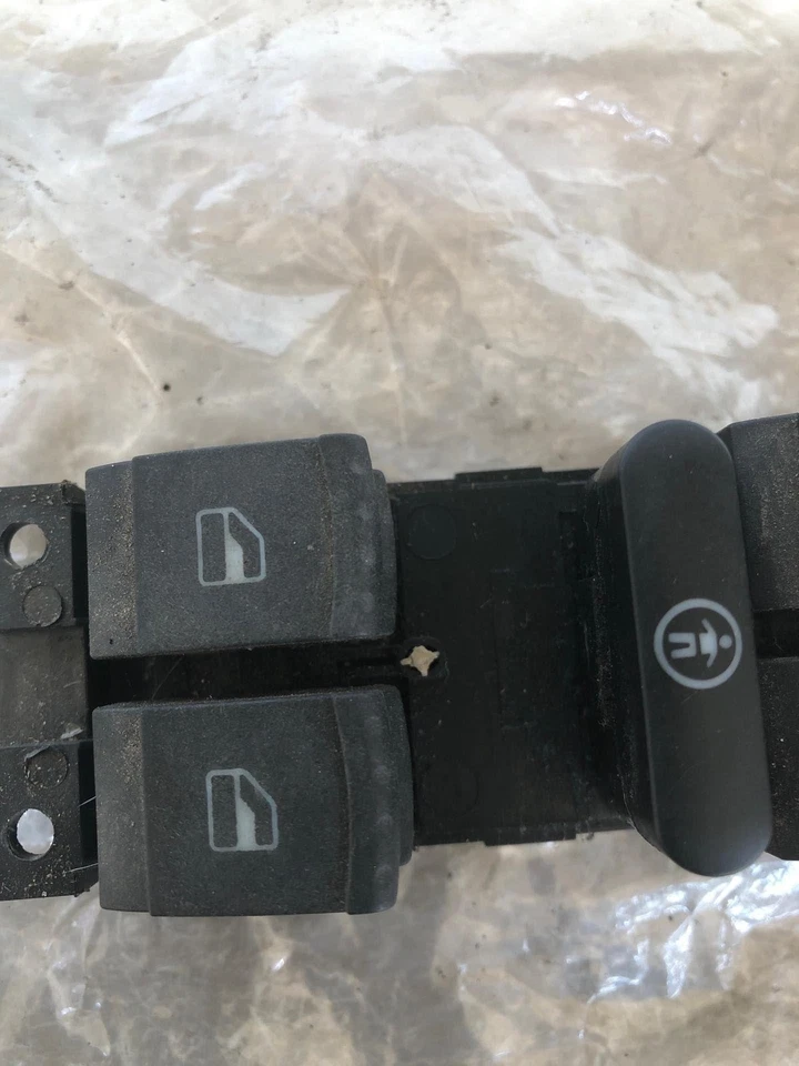 2000 VOLKSWAGEN PASSAT Front Power Master Window Switch Control Driver Left OEM - Image 2 of 4