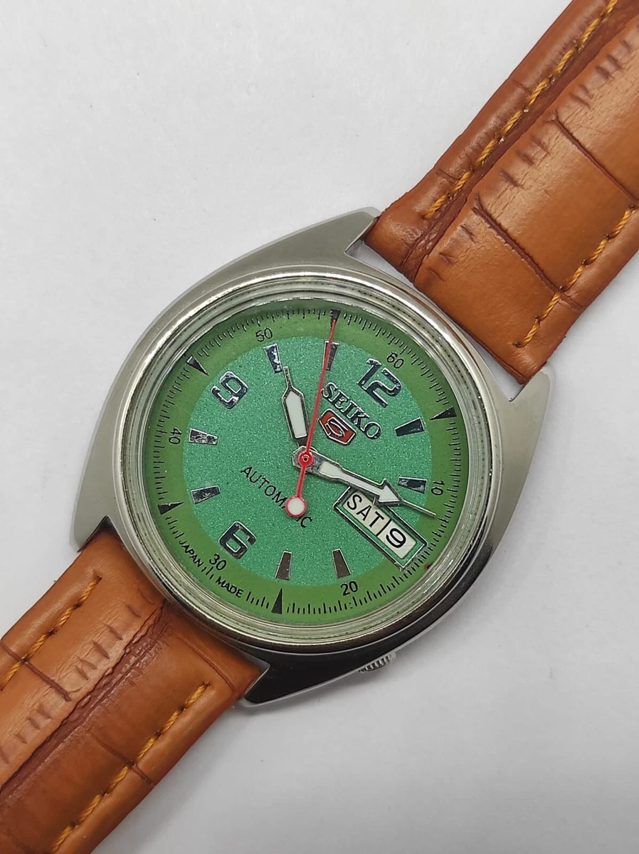 17 JEWELS SEIKO 5 AUTOMATIC CAL.6309 GREEN COLOR FACE DAY DATE LEATHER STRAP