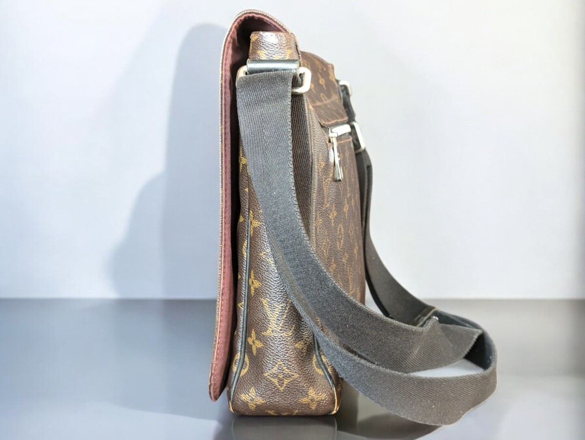 LOUIS VUITTON District MM Monogram Crossbody bag M40934 LOUIS VUITTON District MM Monogram Crossbody bag M40934
