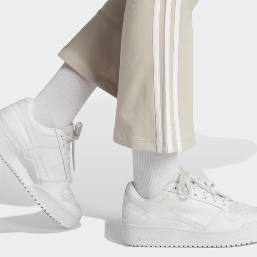 New Woman's adidas Adicolor Classics 3-Stripes 7/8 Flare Leggings - Beige - M - Picture 5 of 10