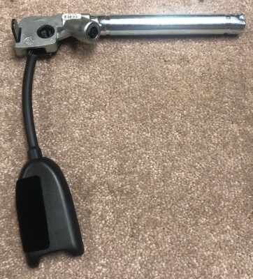 New GM Chevrolet 11-12 Malibu Front Seat Belt-Buckle Tensioner Right ...