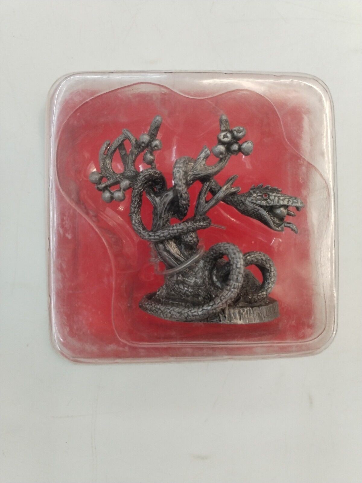 Le Serpent du Jardin d'Éden figurine fantastique pour décorer votre bibliothèque