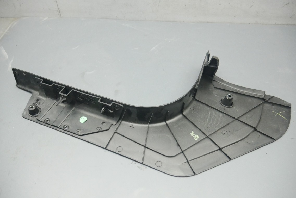 Maserati Ghibli 2014-2020 Front Right Kick panel