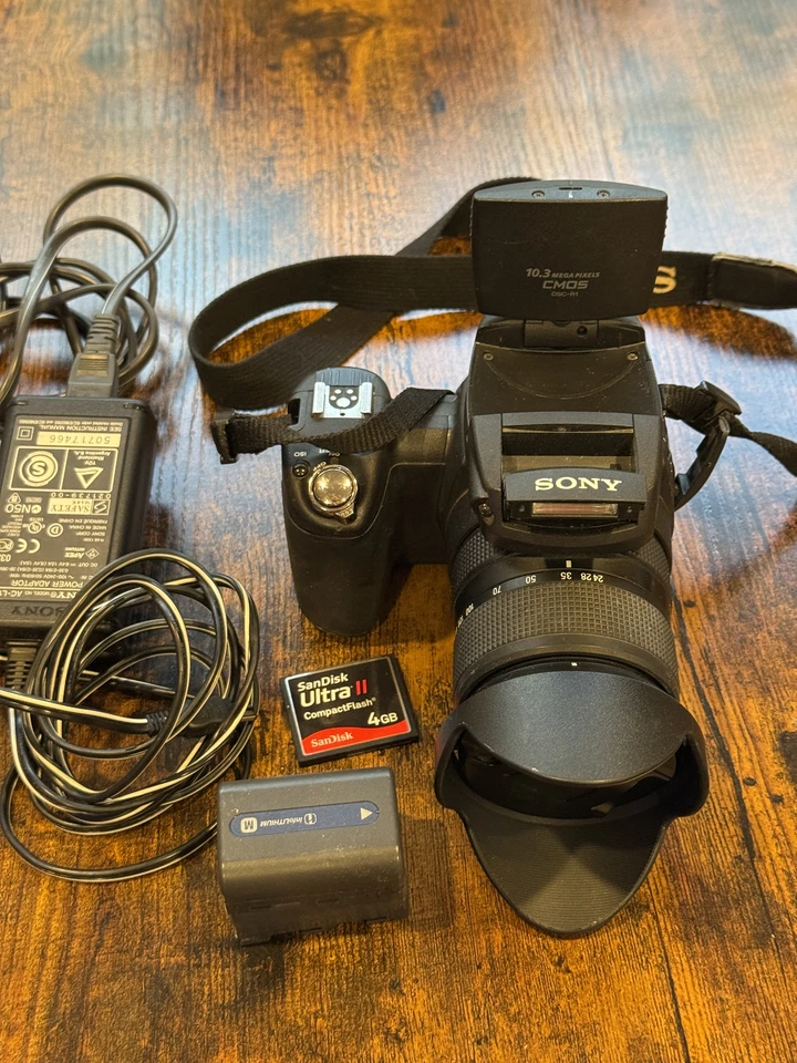 Cámara digital Sony DSC-R1 10,3 MP Vario-Sonnar lente ZEISS CYBERSHOT R1  Foto 4 de 4